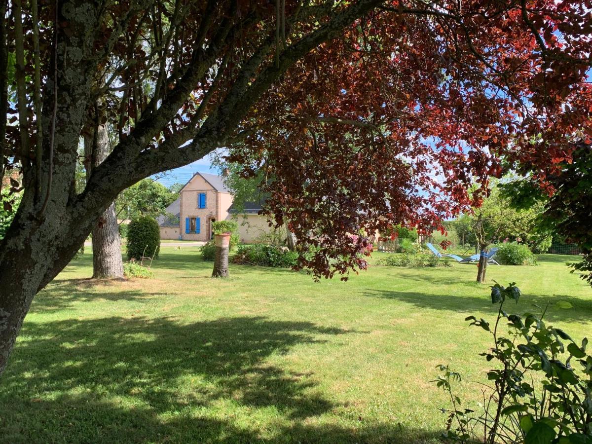 Les Logis Du Breuil Bed & Breakfast Marchéville Eksteriør bilde