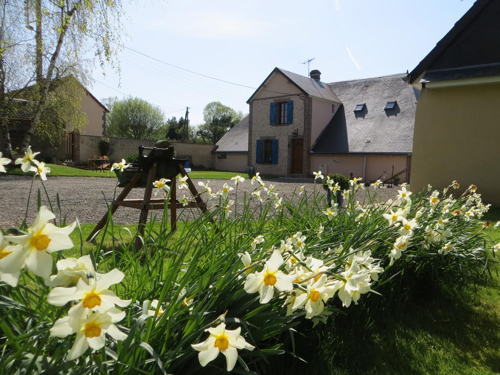 Les Logis Du Breuil Bed & Breakfast Marchéville Eksteriør bilde