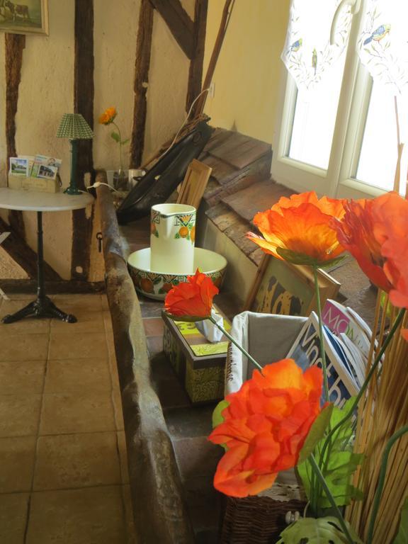 Les Logis Du Breuil Bed & Breakfast Marchéville Eksteriør bilde