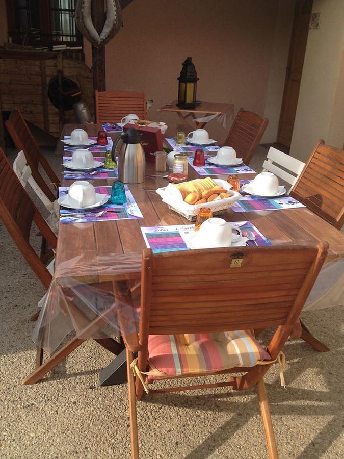 Les Logis Du Breuil Bed & Breakfast Marchéville Eksteriør bilde